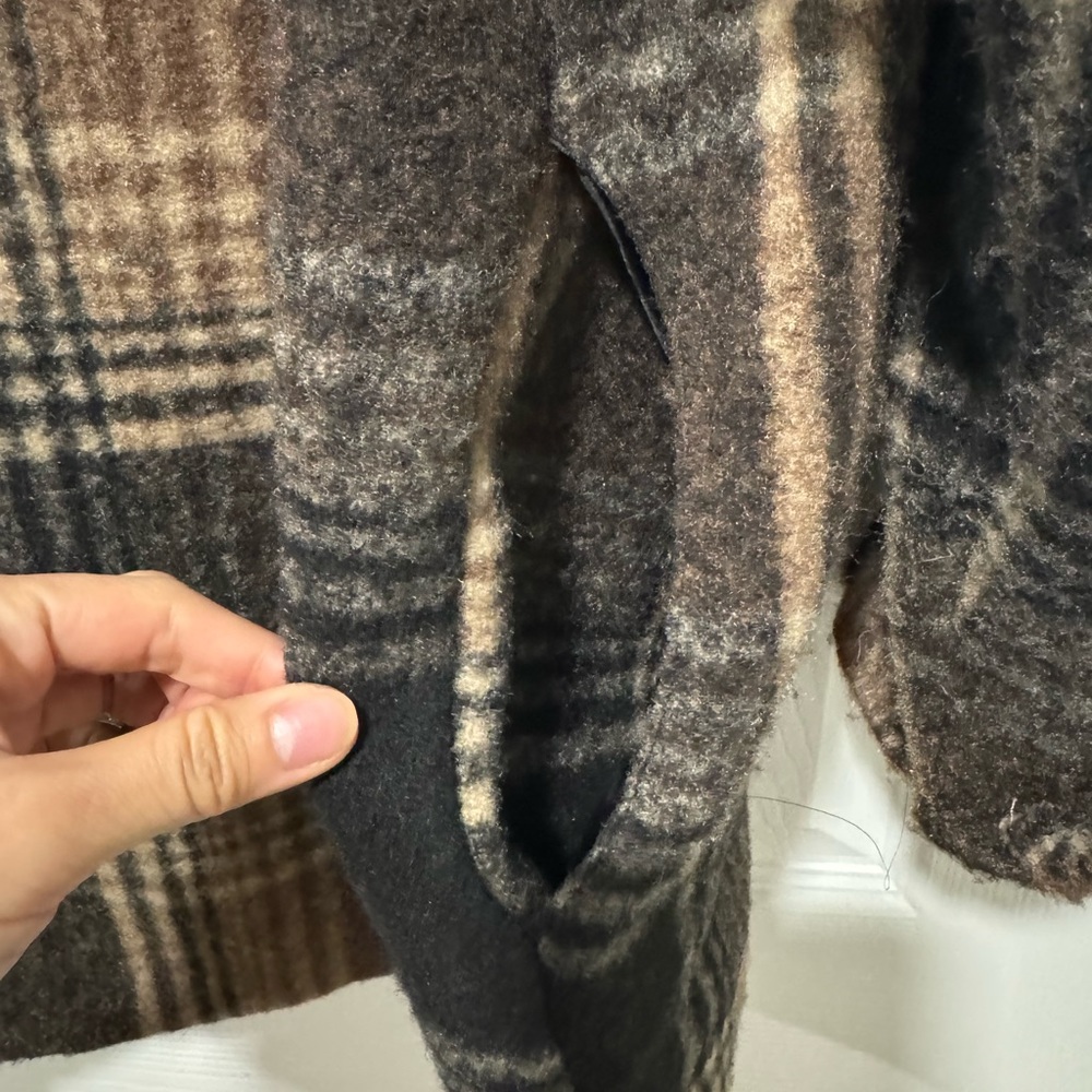 Oversized Plaid Shacket - Picture 3 of 4